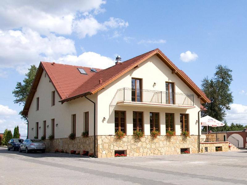 Dworek Biesiadny Radzewice Exterior foto